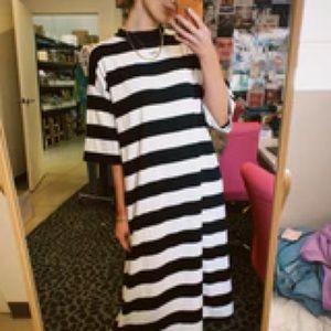 Dressed in LaLa black & white stripe midi dress M